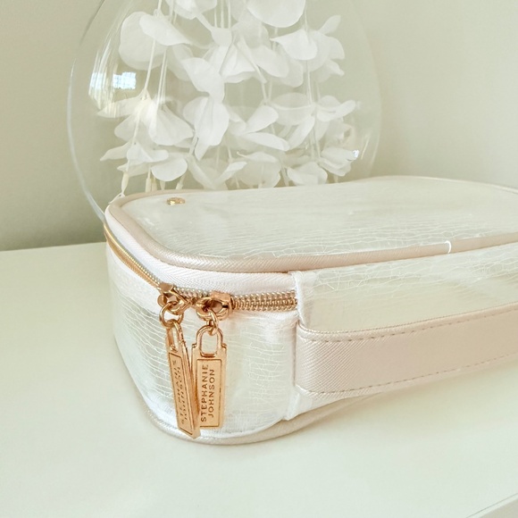 Stephanie Johnson Claire Medium Makeup Case in Pink Miami Dragonfly (NWOT) - Picture 3 of 4